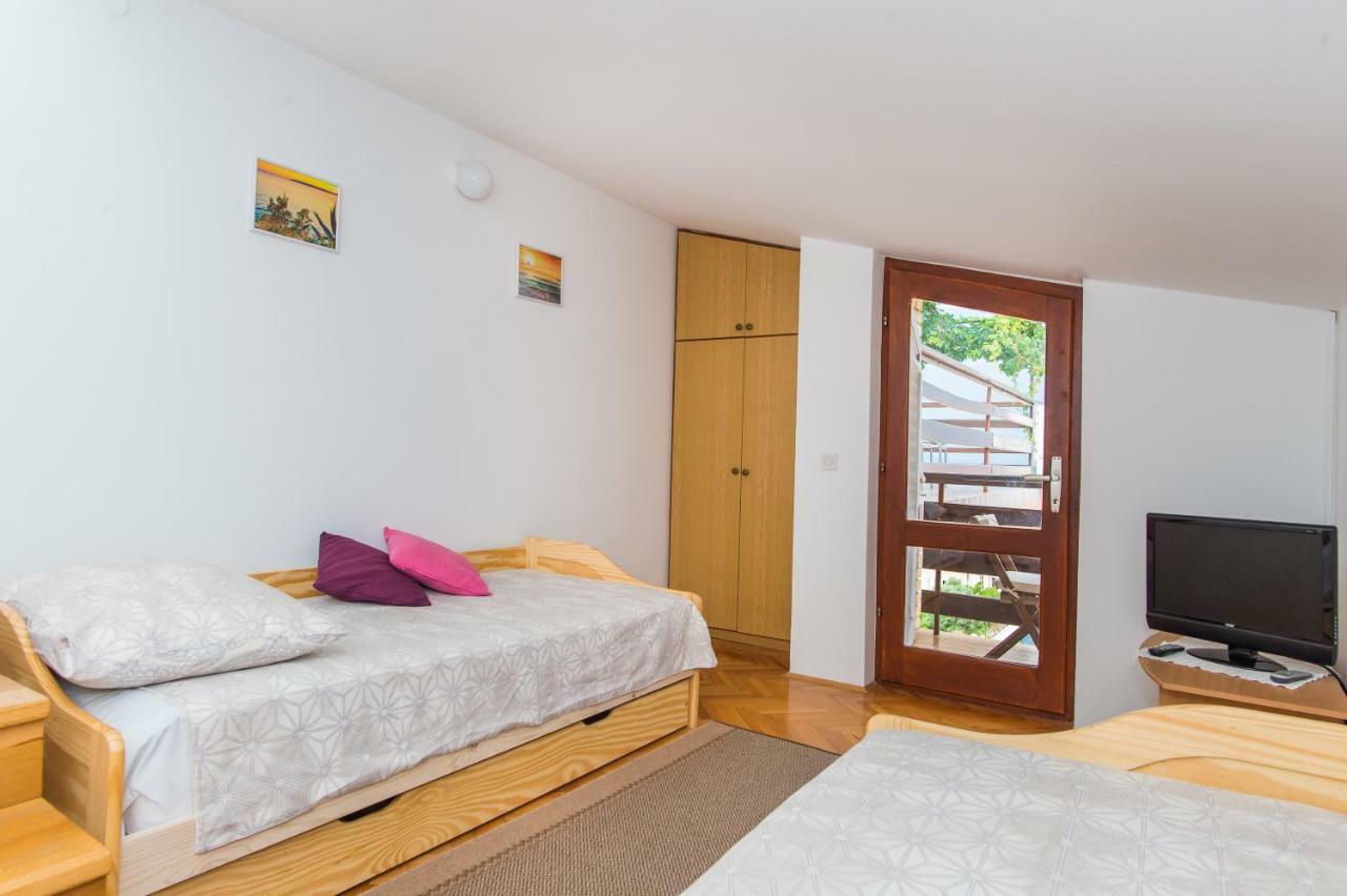 Seaview Apartment Marinov - Bilo, Primosten Bagian luar foto