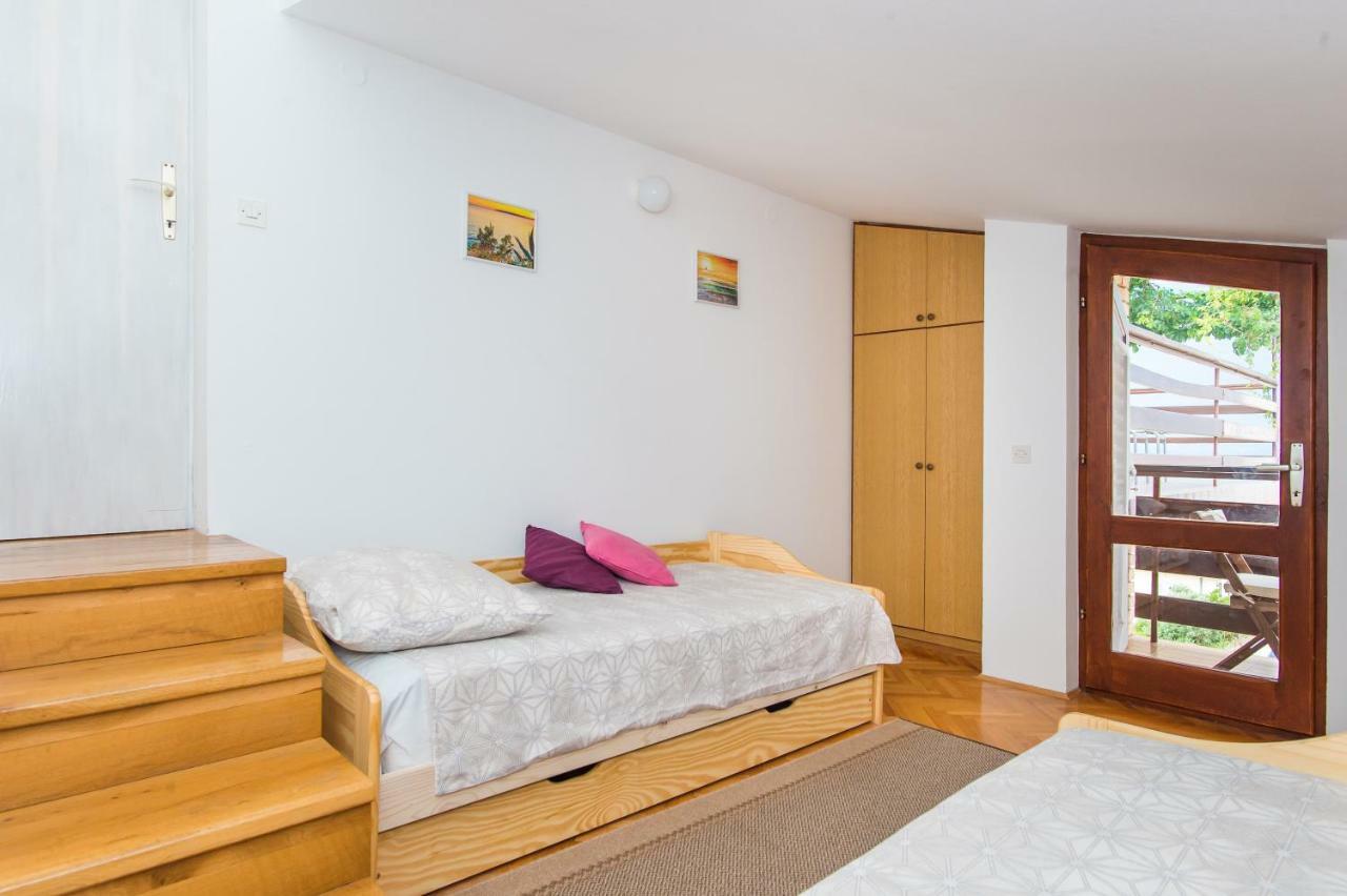 Seaview Apartment Marinov - Bilo, Primosten Bagian luar foto