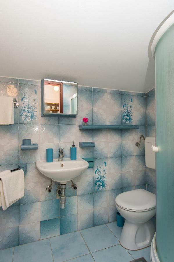 Seaview Apartment Marinov - Bilo, Primosten Bagian luar foto