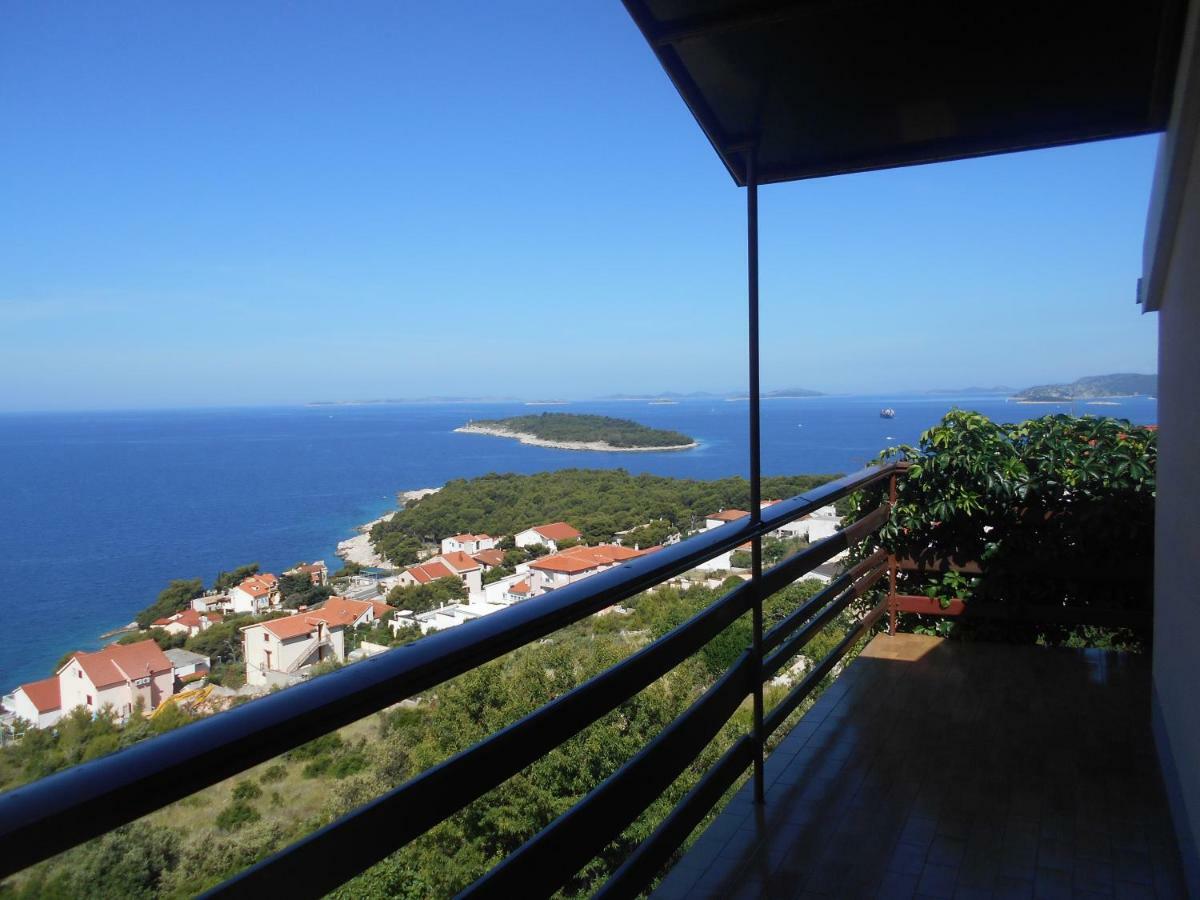 Seaview Apartment Marinov - Bilo, Primosten Bagian luar foto