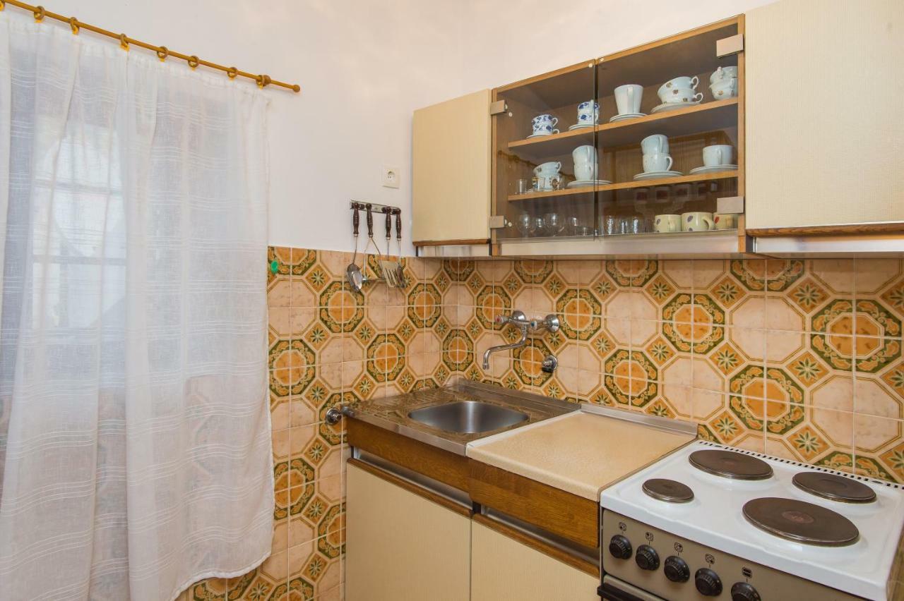 Seaview Apartment Marinov - Bilo, Primosten Bagian luar foto